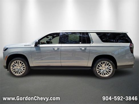 New 2025 Chevrolet Suburban High Country image 2