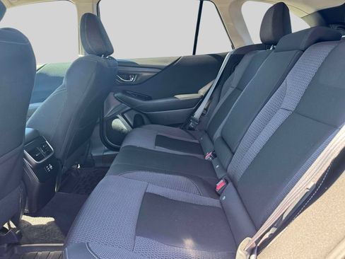 Used 2024 Subaru Outback Premium AWD/4WD image 11
