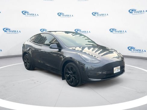 Used 2025 Tesla Model Y Long Range RWD image 7