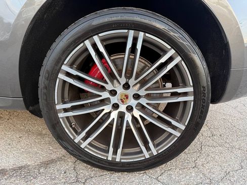 Used 2018 Porsche Macan Turbo AWD/4WD image 29