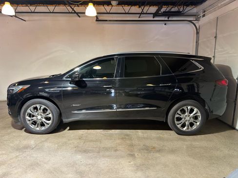 Used 2019 Buick Enclave Avenir w/ Avenir Technology Package AWD/4WD image 2