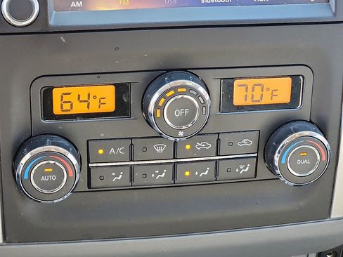 Used 2020 Nissan Frontier SV w/ Midnight Edition Floor Mats image 15