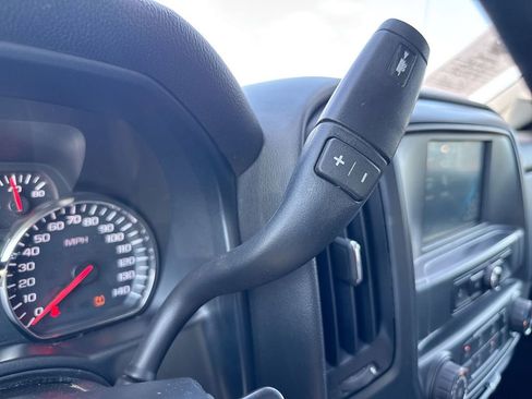 Used 2017 Chevrolet Silverado 1500 Custom w/ Custom Convenience Package RWD image 9