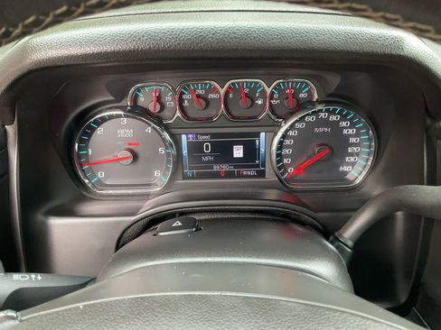 Used 2018 Chevrolet Suburban LT AWD/4WD image 30