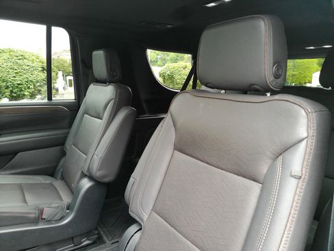 Certified 2023 Chevrolet Suburban High Country AWD/4WD image 14