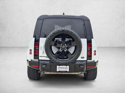 Used 2023 Land Rover Defender 110 X-Dynamic SE image 5