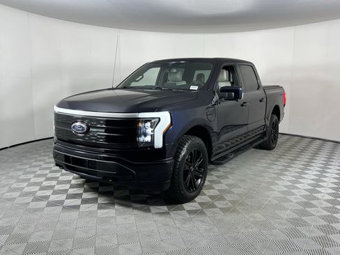 Used 2022 Ford F150 Lightning Platinum image 3