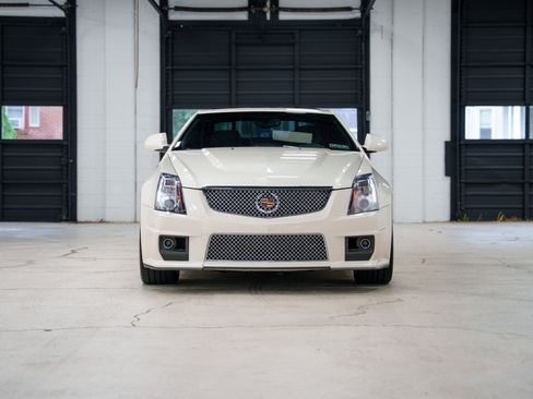 Used 2013 Cadillac CTS V RWD image 3