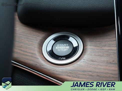Used 2022 Jeep Grand Cherokee Summit w/ Advanced Protech Group IV AWD/4WD image 32