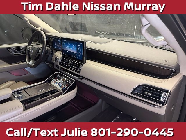 Used 2022 Lincoln Navigator Reserve AWD/4WD image 17