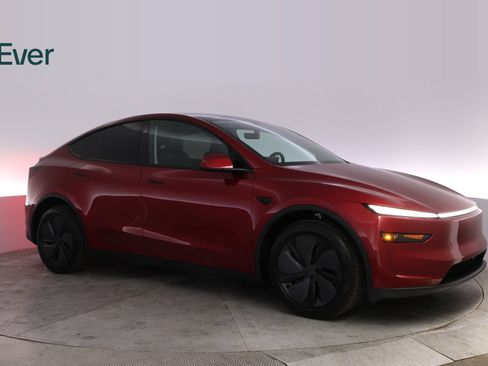 Used 2026 Tesla Model Y Long Range RWD image 14