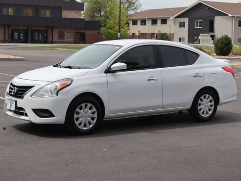 Used 2019 Nissan Versa SV FWD image 10