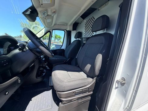 Used 2023 RAM ProMaster 2500 FWD image 8