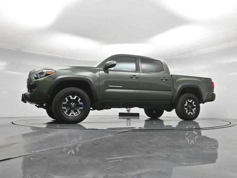 Used 2022 Toyota Tacoma TRD Off-Road w/ Technology Package RWD image 8