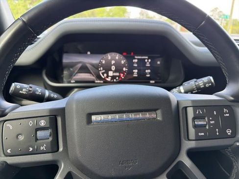 Used 2024 Land Rover Defender 110 X-Dynamic SE image 10