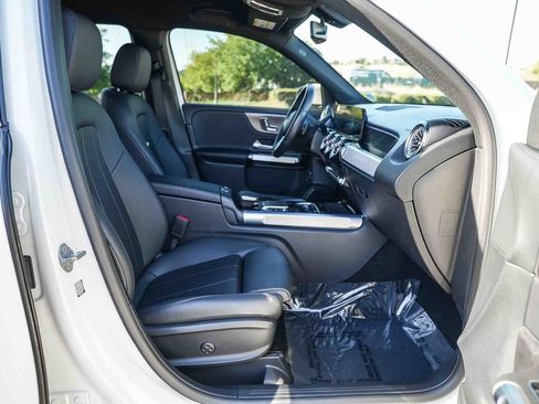 Used 2022 Mercedes-Benz GLB 250 image 17