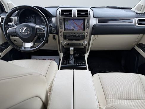 Used 2021 Lexus GX 460 Premium w/ Premium Package image 10