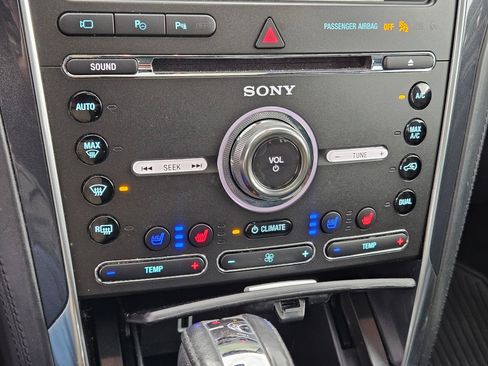 Used 2018 Ford Explorer Platinum image 28