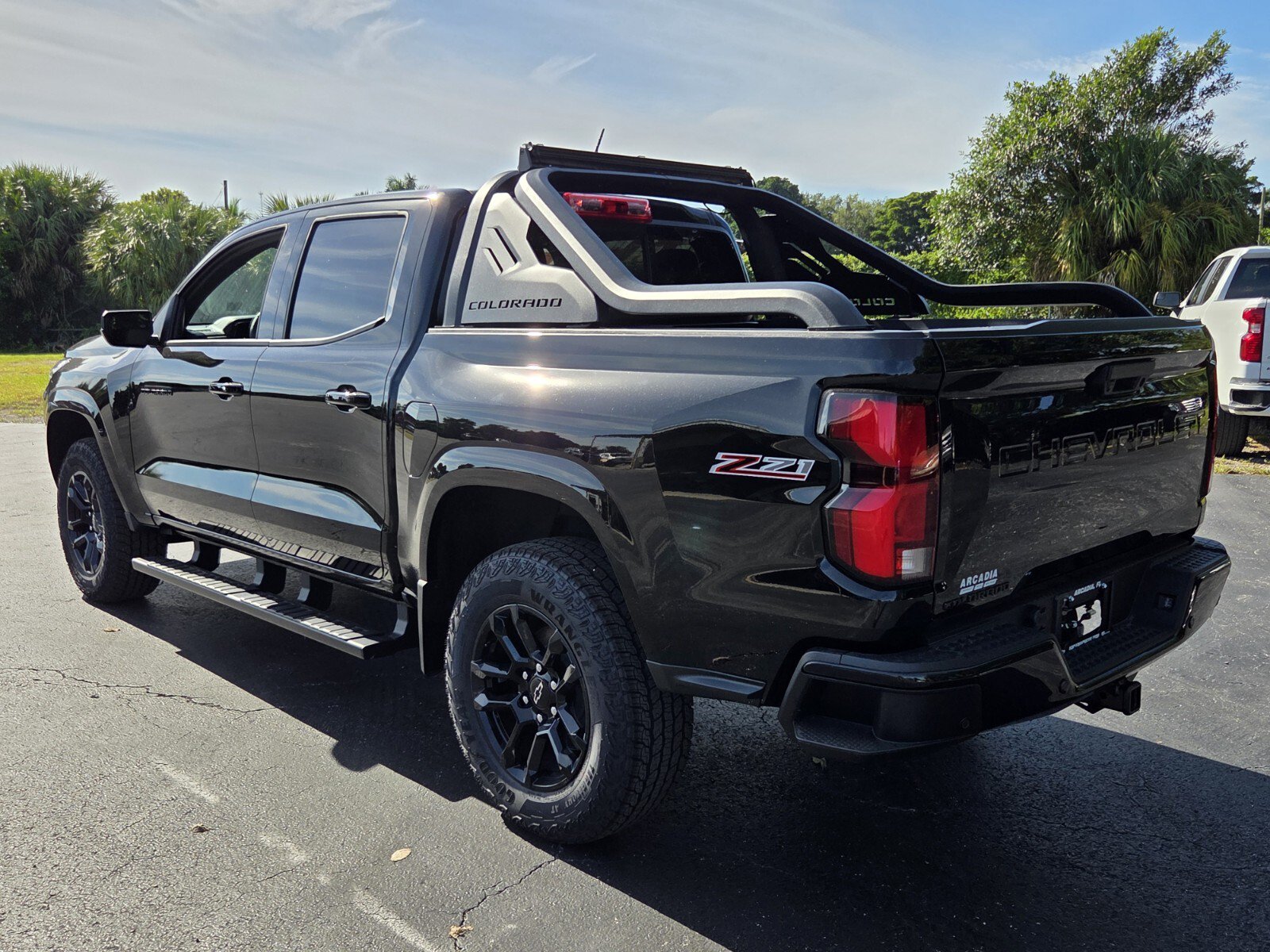 New 2026 Chevrolet Colorado Z71 w/ Midnight Edition AWD/4WD image 3