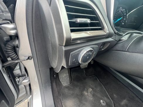 Used 2020 Ford Fusion SEL FWD image 31