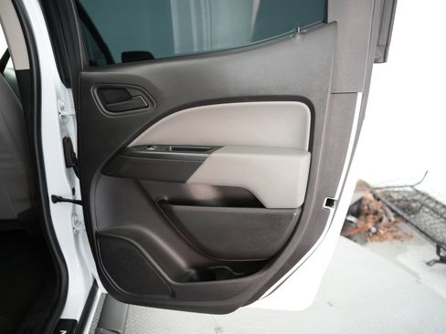 Used 2017 GMC Canyon 2WD Crew Cab w/ Convenience Package image 32