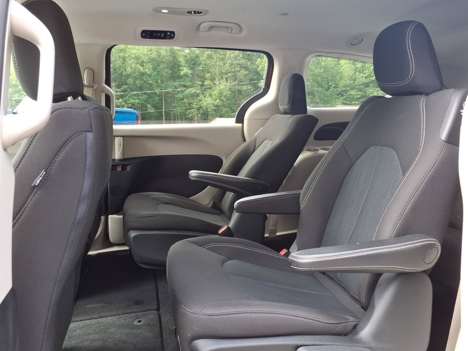Used 2020 Chrysler Voyager LX w/ Cold Weather Group FWD image 10