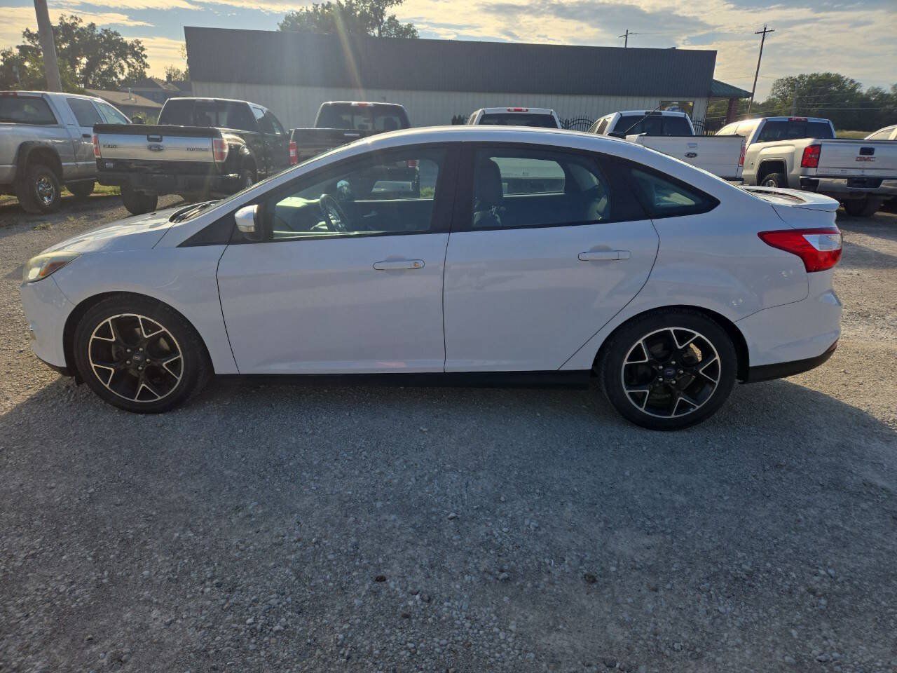 Used 2014 Ford Focus SE w/ Equipment Group 201A FWD image 10
