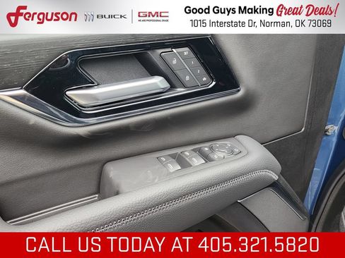 New 2026 GMC Yukon Denali w/ Denali Reserve Package AWD/4WD image 13