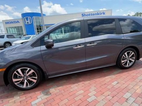 Certified 2022 Honda Odyssey Touring image 6