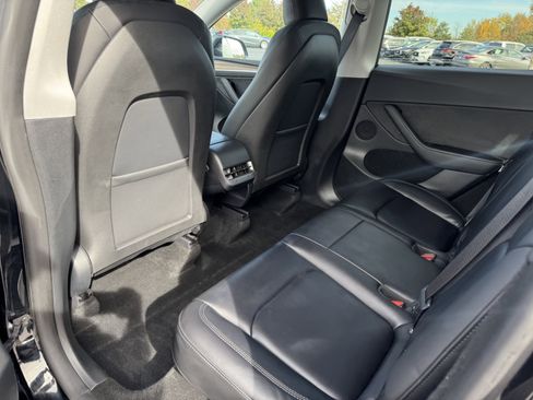 Used 2024 Tesla Model Y 2WD image 17