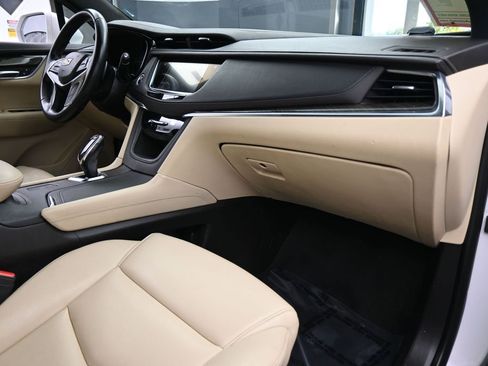 Used 2019 Cadillac XT5 FWD image 47