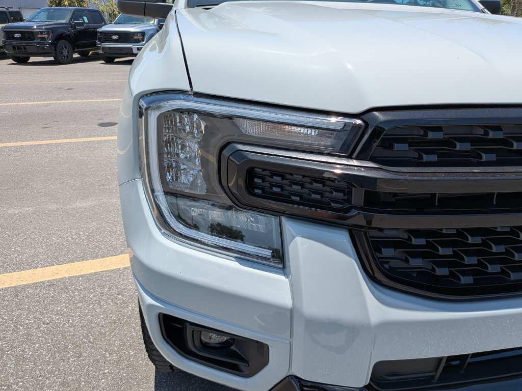 New 2026 Ford Ranger XLT w/ Black Appearance Package RWD image 9