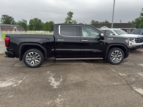 Used 2023 GMC Sierra 1500 Denali AWD/4WD image 2