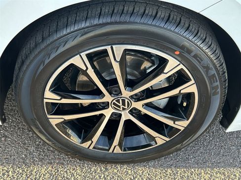 Certified 2023 Volkswagen Jetta Sport image 7