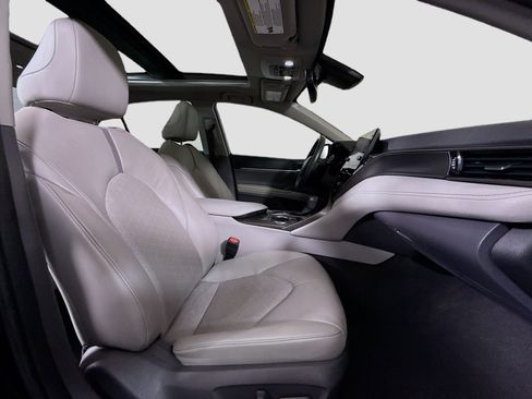 Used 2021 Toyota Camry XSE FWD image 29