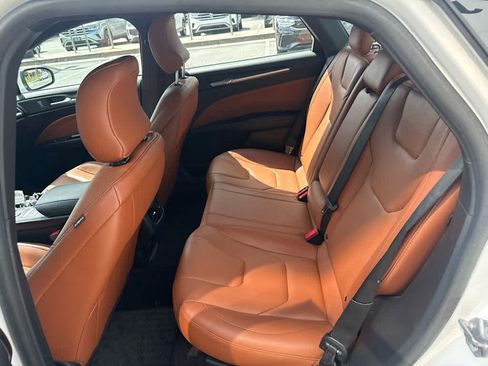Used 2019 Ford Fusion Energi Titanium FWD image 21