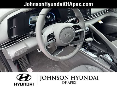 Used 2025 Hyundai Elantra Sport FWD image 25