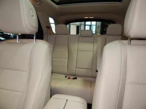 Used 2024 Mercedes-Benz GLE 350 GLE 350 AWD w/ AMG Line Exterior image 34