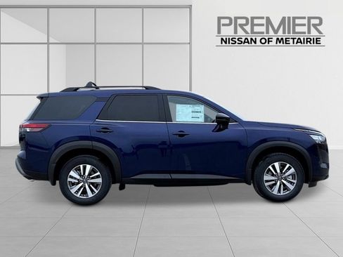 New 2026 Nissan Pathfinder SL image 6