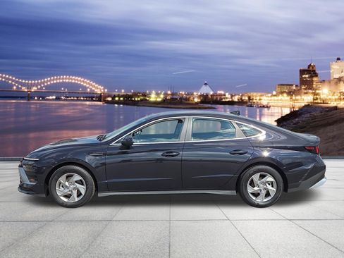 Certified 2026 Hyundai Sonata SE FWD image 2