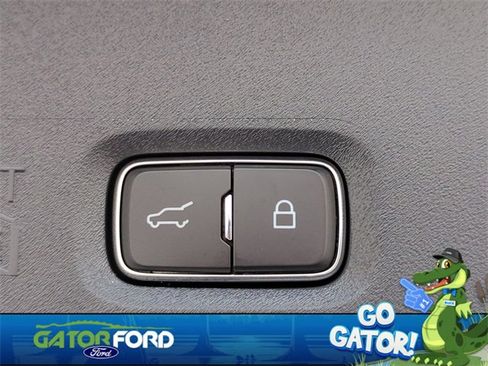 Used 2025 Ford Expedition Active image 14