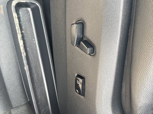 Used 2015 Dodge Grand Caravan R/T w/ Driver Convenience Group image 27