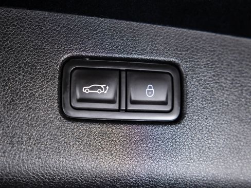 Used 2024 Genesis GV70 2.5T w/ Advanced Package AWD/4WD image 39