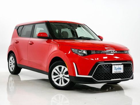 Used 2023 Kia Soul LX image 5