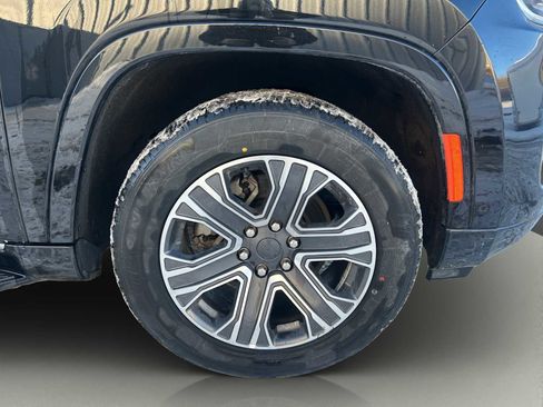 Used 2024 Jeep Wagoneer L Series II image 26