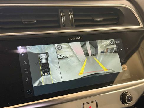 Used 2024 Jaguar I-PACE R-Dynamic HSE image 31