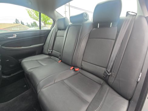 Used 2009 Hyundai Genesis 3.8 w/ Technology Pkg 4 RWD image 17