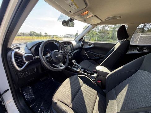 Used 2021 Kia Soul S FWD image 10