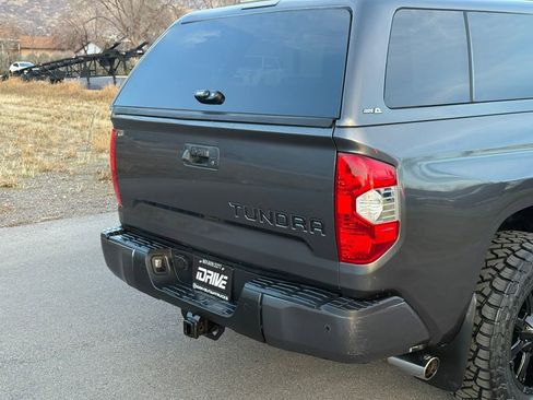 Used 2018 Toyota Tundra Limited w/ Limited Premium Package AWD/4WD image 10
