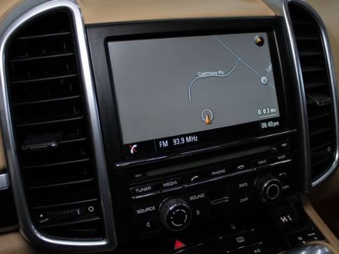 Used 2013 Porsche Cayenne AWD/4WD image 19